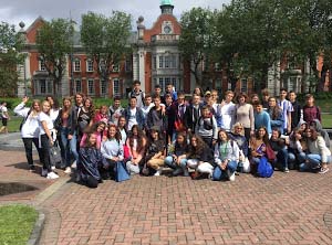Foto de grupo de estudiantes de Galway